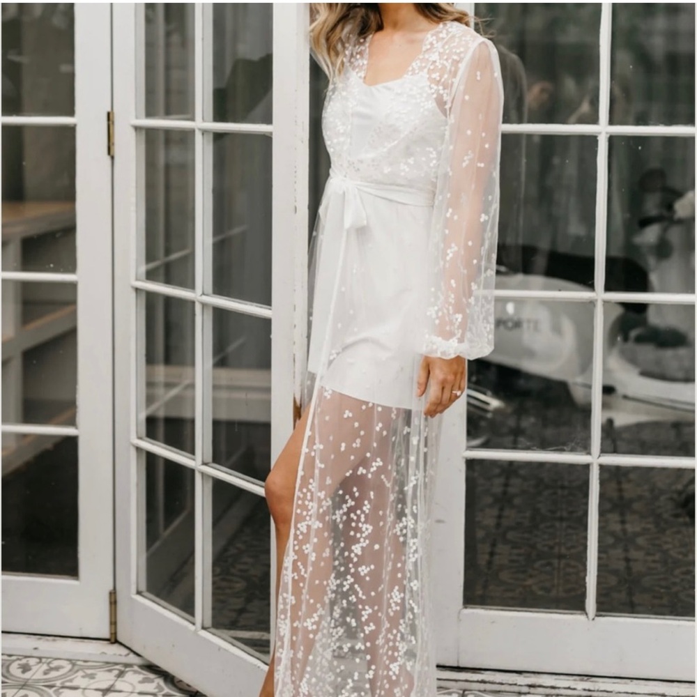 Le Rose bridal robe